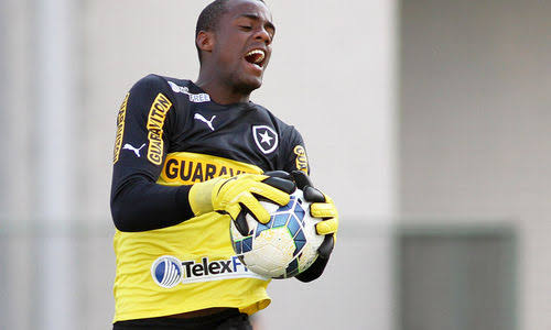 Guarani: goleiro revelado pelo Botafogo encaminha acordo com o Bugre