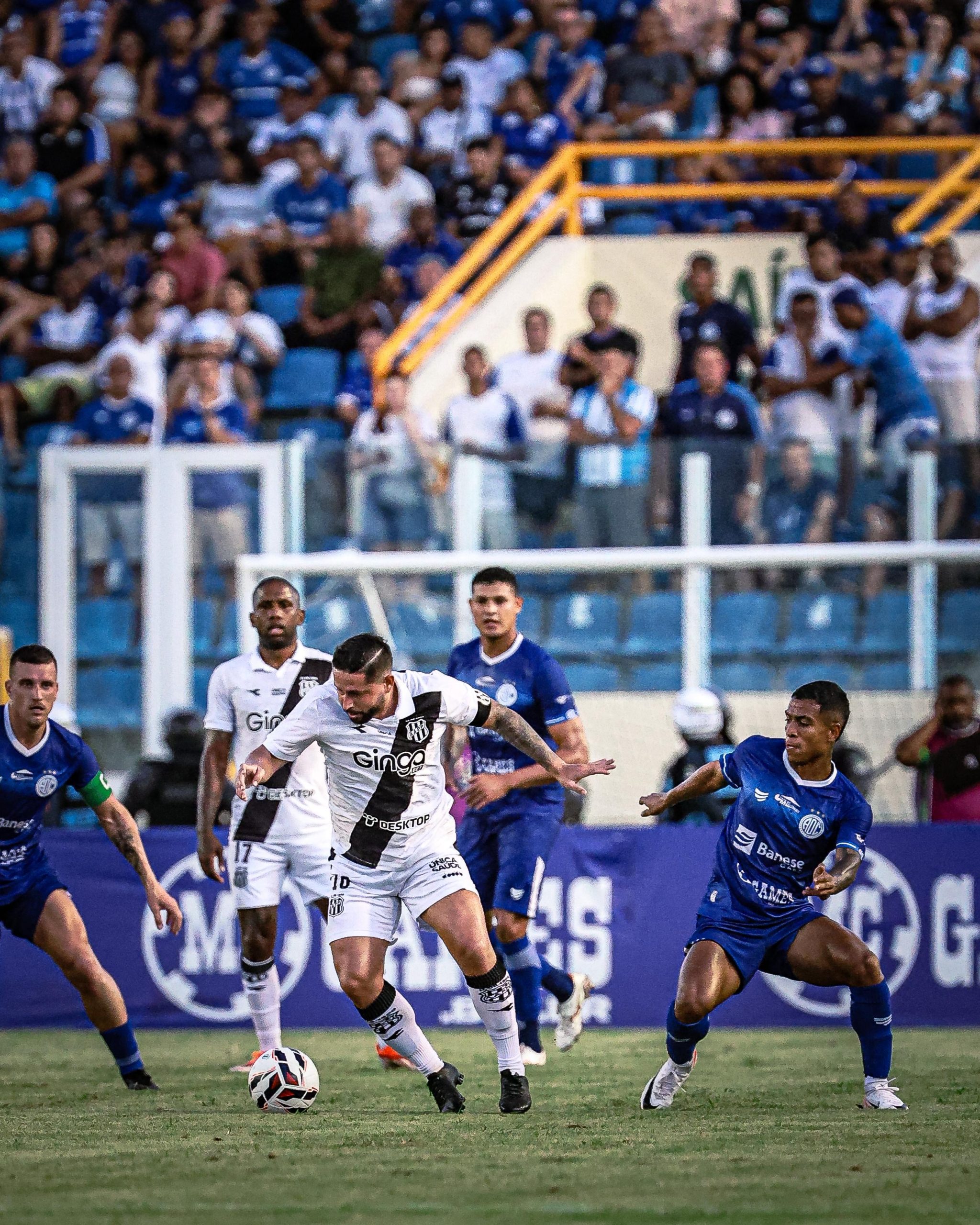 Confiança 1×2 Ponte Preta: Elvis decide e faz dois em virada