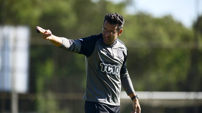 Ponte Preta: Valentim pode barrar dupla titular contra o Floresta