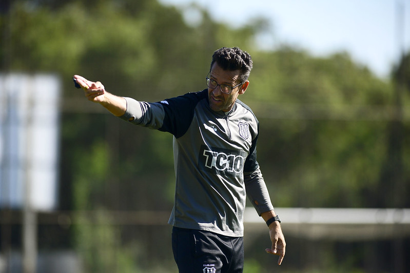 Ponte Preta: Valentim pode barrar dupla titular contra o Floresta