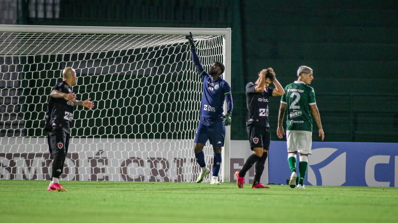 Guarani: dúvida contra o Náutico, Andrey tem contrato renovado até 2026