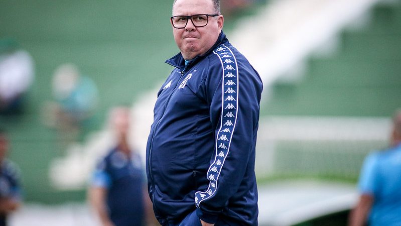 Ponte Preta: diretoria muda rota e faz proposta por ex-Guarani