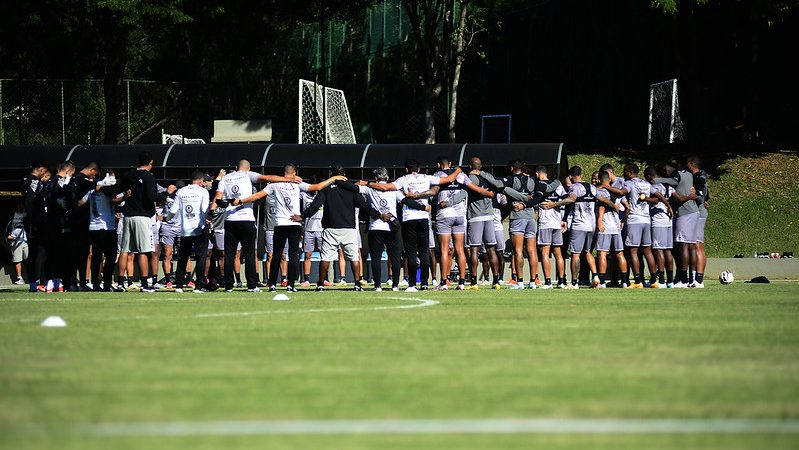 Ponte Preta: número de expulsões preocupa, e comissão agenda reunião com elenco