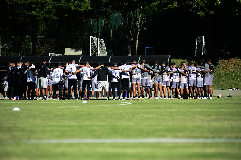 Ponte Preta: número de expulsões preocupa, e comissão agenda reunião com elenco
