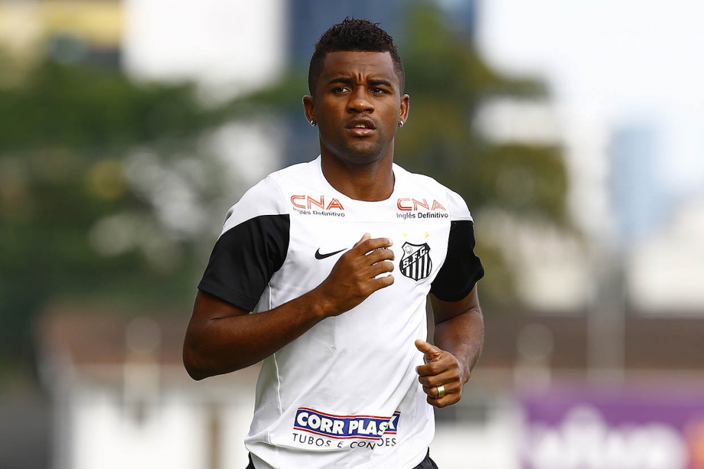 Guarani: Cicinho, ex-Ponte, é anunciado como novo reforço