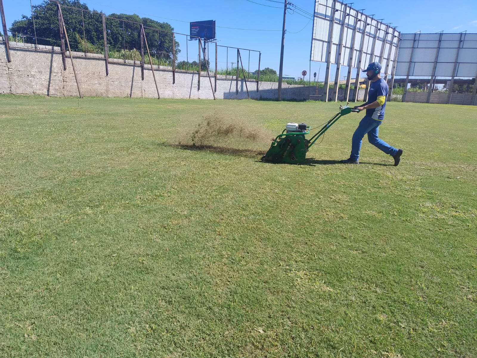 Ponte Preta: clube inicia revitalização do gramado no CT; Majestoso também passará por manutenção