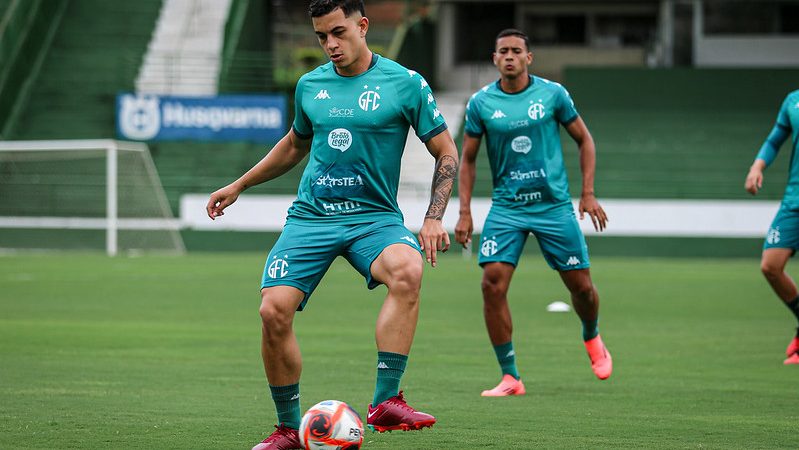 Guarani: volante entra em acordo e encerra passagem no Brinco de Ouro