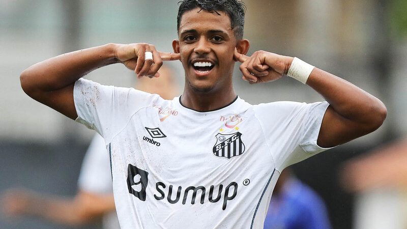 Guarani: após desistência, diretoria volta a negociar com promessa do Santos