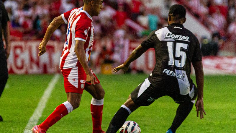 Náutico 0x1 Ponte Preta: Brito decide, e Macaca segue na liderança