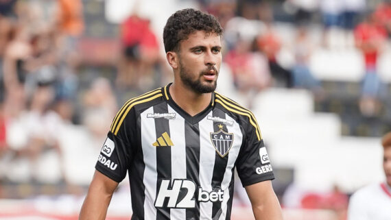 Ponte Preta: Eberlin explica desistência por atacante ex-Atlético Mineiro