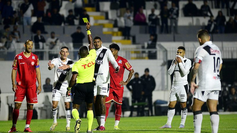 Ponte Preta: suspenso, Jeh abre vaga no ataque contra o São Bernardo