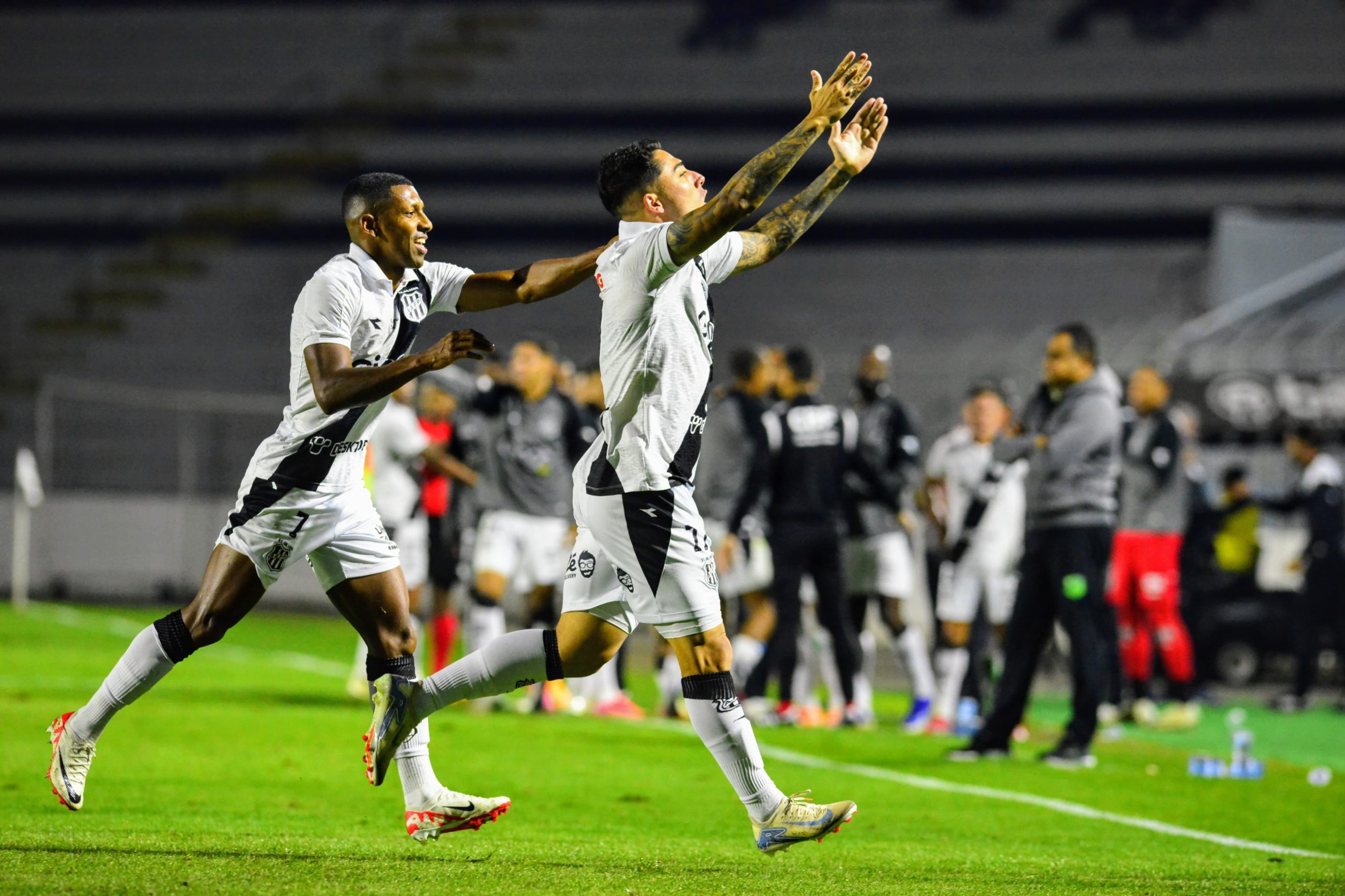 Ponte Preta 2×1 Floresta: virada emblemática marca vitória no Majestoso