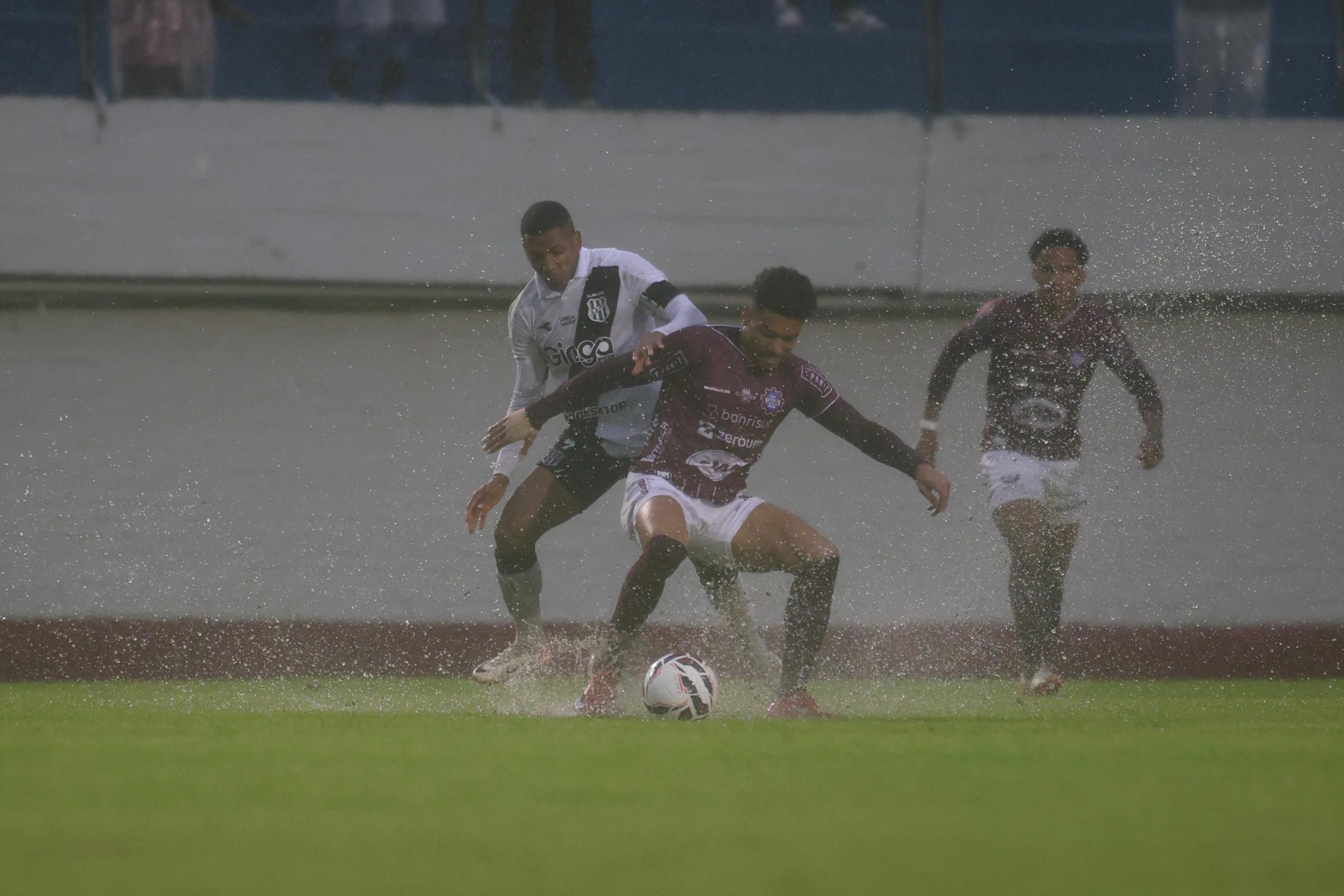 Caxias 2×1 Ponte Preta: virada no último segundo mantém time gaúcho na liderança