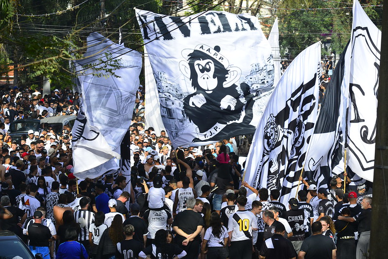 Ponte Preta: torcida organizada convoca protesto contra diretoria nesta segunda-feira