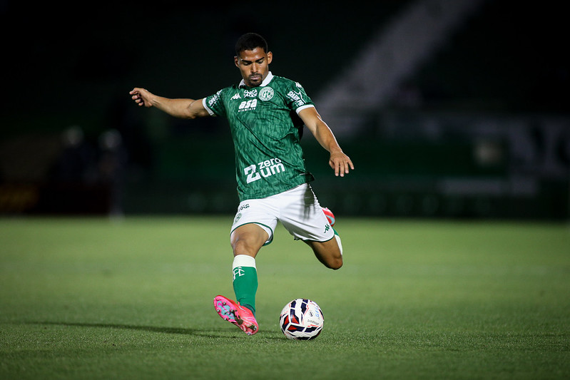 Guarani: Emerson Barbosa sente problema na coxa e vira dúvida para enfrentar o Maringá