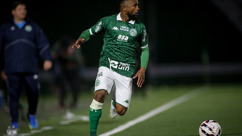 Guarani: Cicinho encerra passagem e diretoria busca novo lateral; Diogo Mateus é analisado