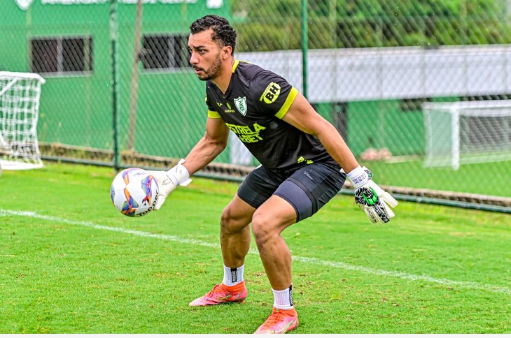Guarani: novo goleiro desembarca em Campinas para exames médicos