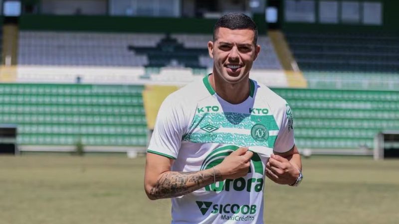 Guarani: diretoria avança em negociação pelo atacante Dentinho