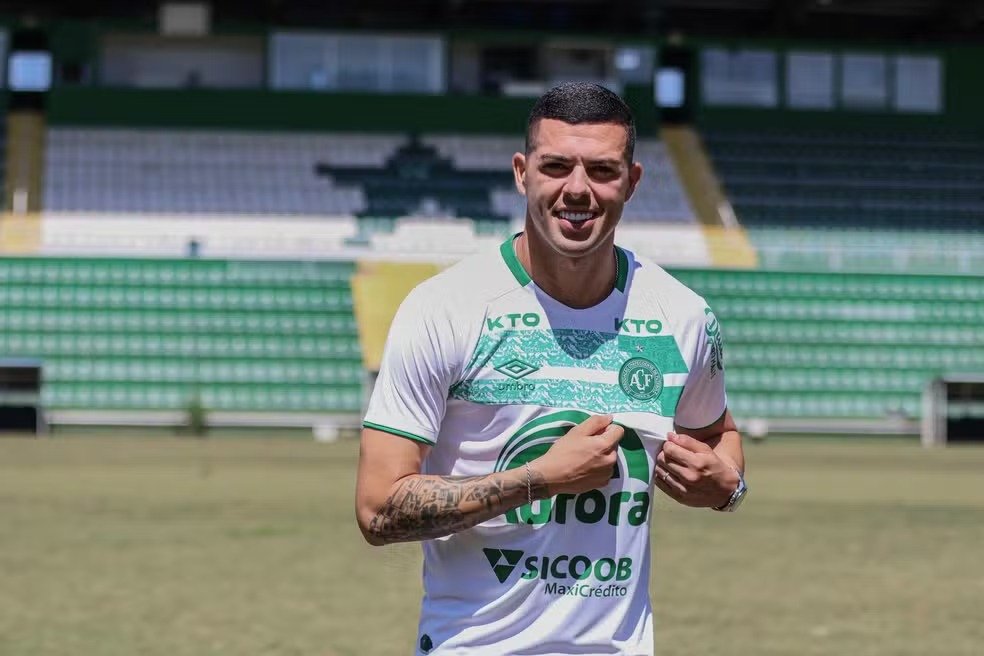 Guarani: diretoria avança em negociação pelo atacante Dentinho