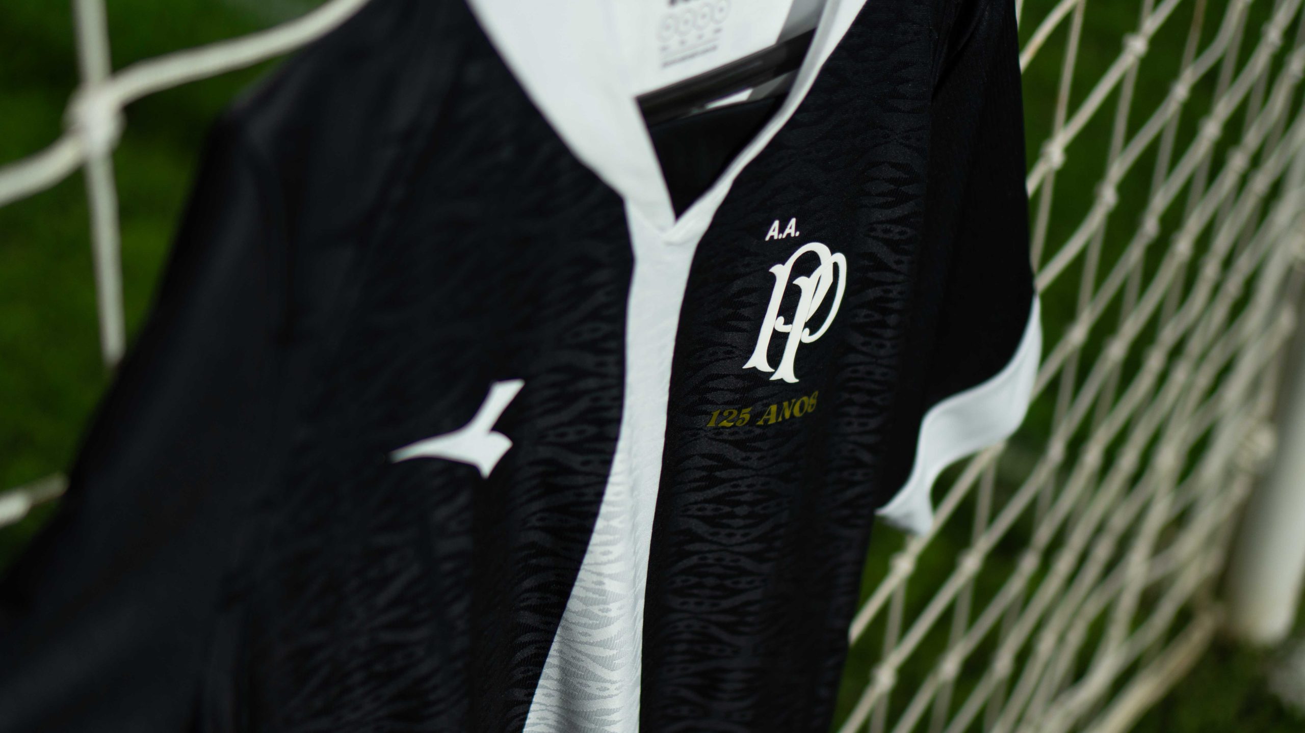 Ponte Preta: novo uniforme é inspirado no “Time da Gravata”; veja fotos e preços