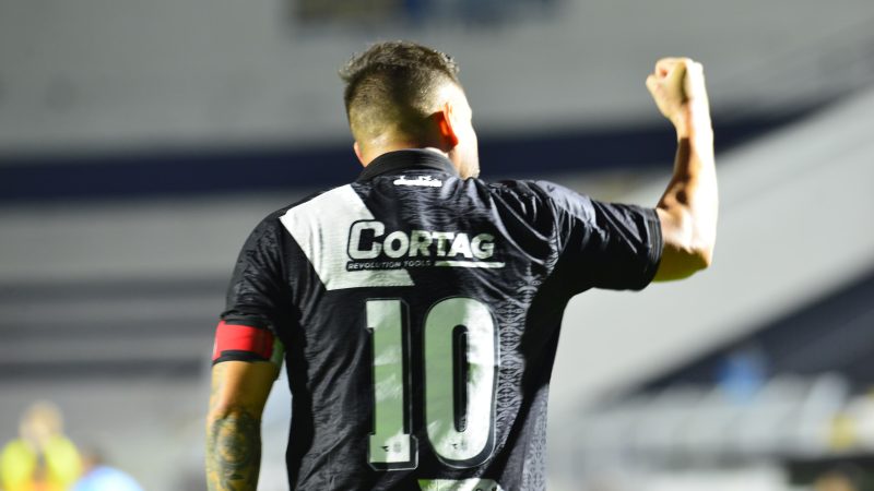 Ponte Preta: saída de Cristiano abre espaço para Elvis voltar a usar camisa 10
