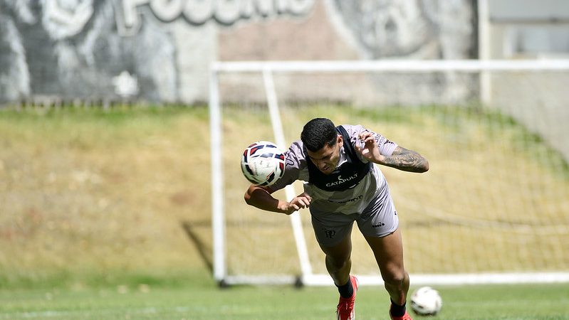 Ponte Preta: comissão técnica não descarta Jeh, mas mantém cautela sobre sábado