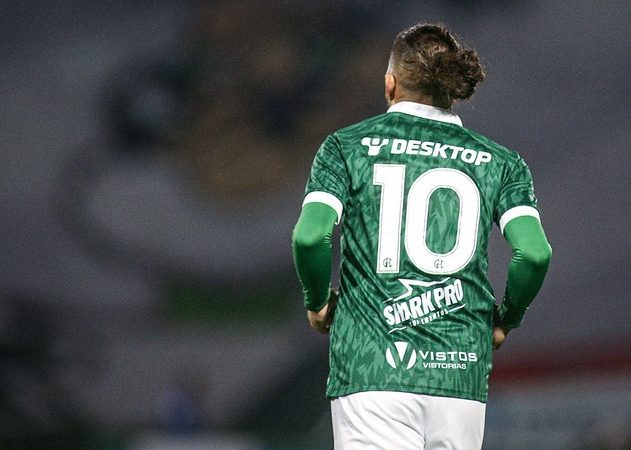 Guarani: Diego Torres admite sacrifício tático e promete conversa com Matheus Costa para ajustes