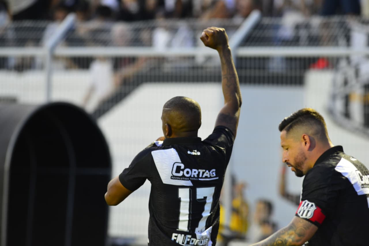 Ponte Preta: Botafogo recusa novo empréstimo e deixa renovação de Toró mais distante