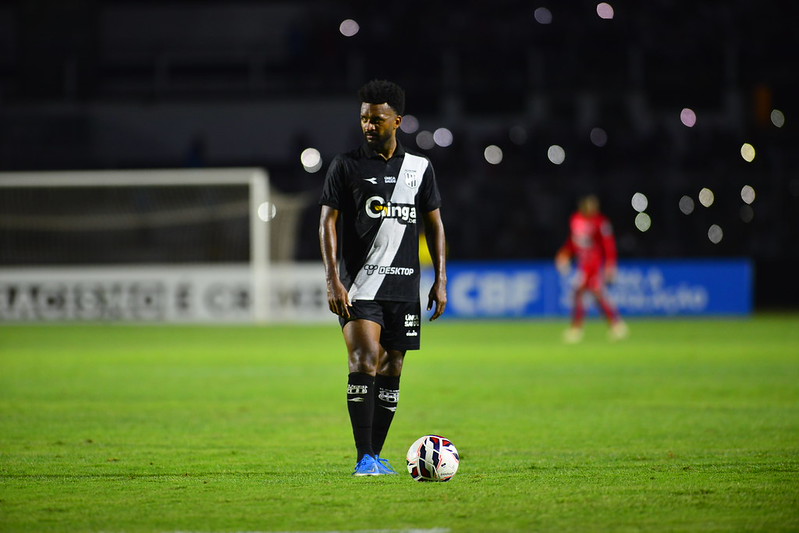 Ponte Preta: Artur se despede nas redes sociais; América-MG faz sondagem