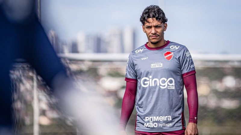 Guarani: sem sucesso por Igor Henrique, diretoria avança em negociação por volante do Vila Nova