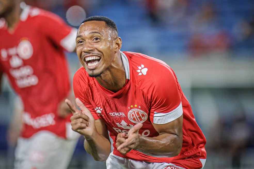 Ponte Preta: sem definição por Toró, clube abre negociação com destaque da Série D