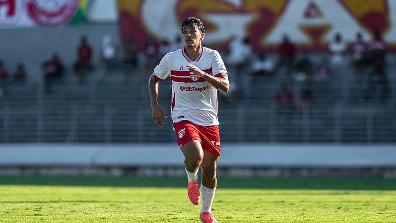 Guarani: diretoria avança na contratação de volante do Vila Nova