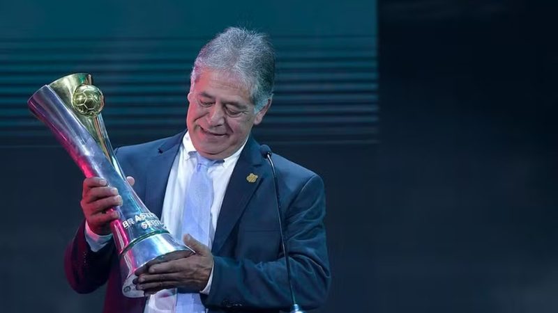 Ponte Preta: CBF entrega taça de campeã da Série C após 44 dias de espera