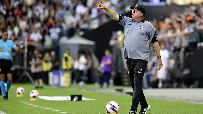 Ponte Preta: Marcelo admite preocupação com transfer ban e ausência de reforços