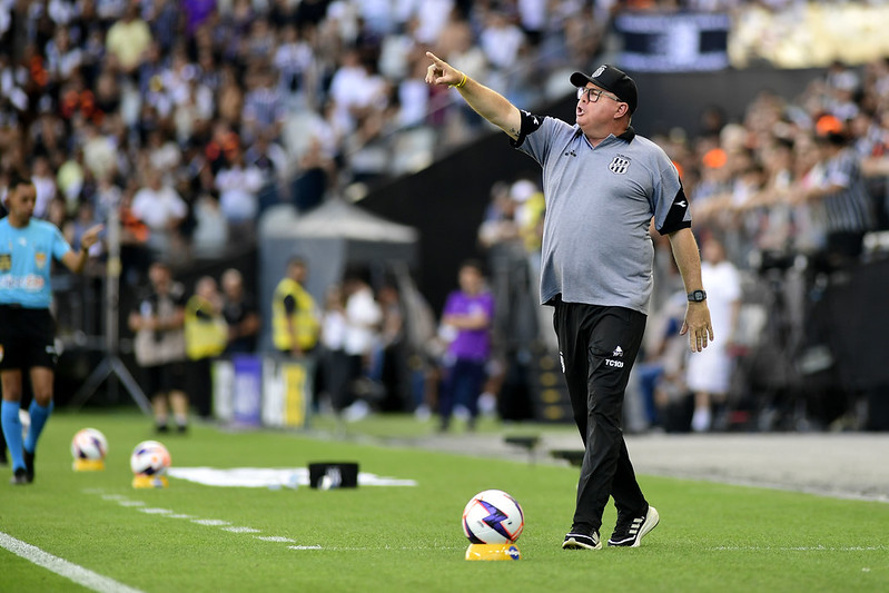 Ponte Preta: Marcelo admite preocupação com transfer ban e ausência de reforços