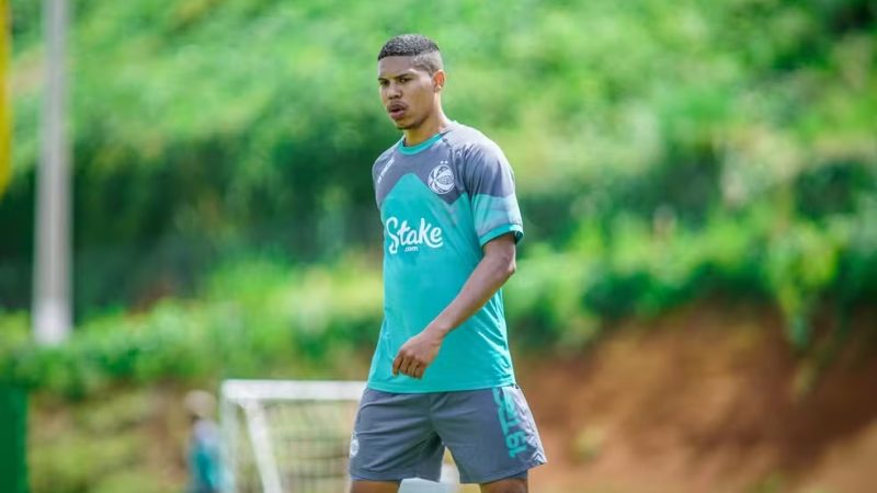 Ponte Preta: diretoria acerta com volante Pedro Martins e atacante Vitor Pernambucano