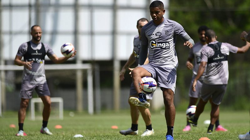 Ponte Preta: Elvis e David Braz iniciam transição e serão avaliados durante a semana