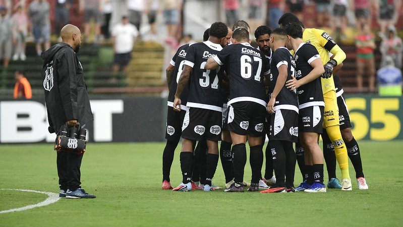 Ponte Preta: elenco recusa concentração por salários atrasados, mas garante presença em jogo