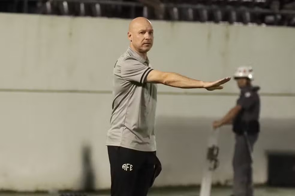 Ponte Preta: diretoria inicia busca por novo treinador; veja nomes sondados