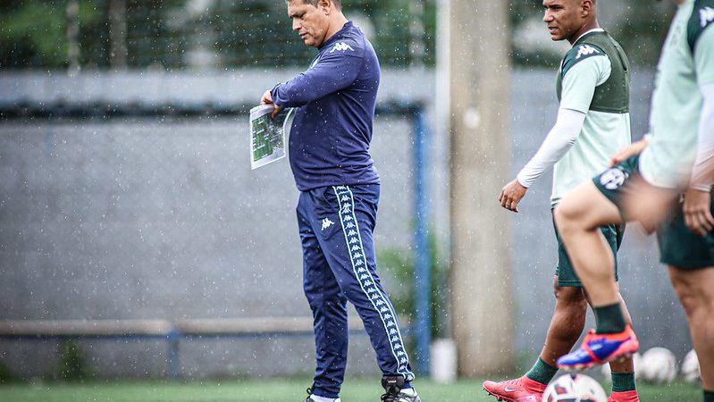Guarani: DM libera dupla e Elio testa escalação com mudanças contra o Barra