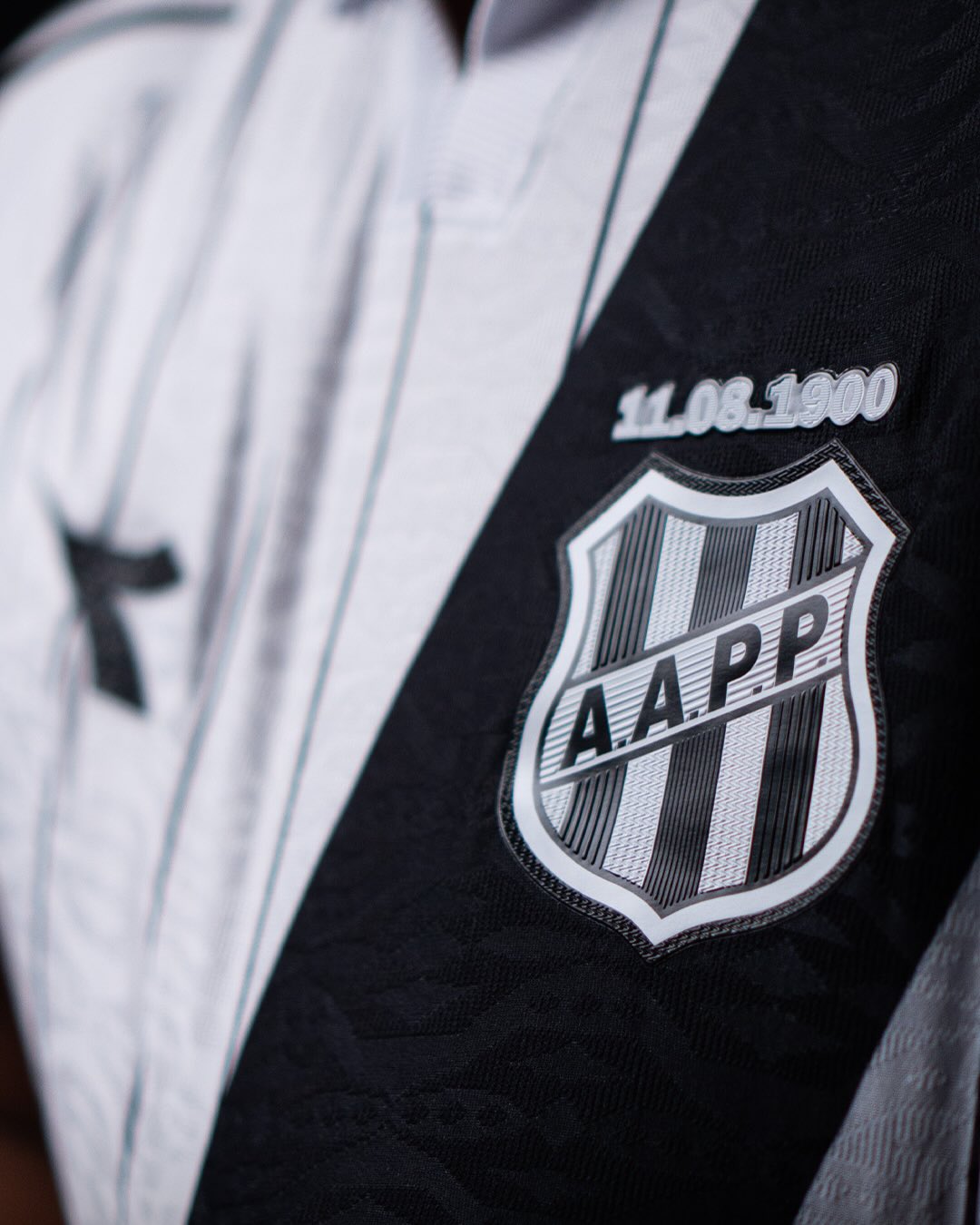 Ponte Preta: clube apresenta novo uniforme que vai estrear na Copa do Brasil