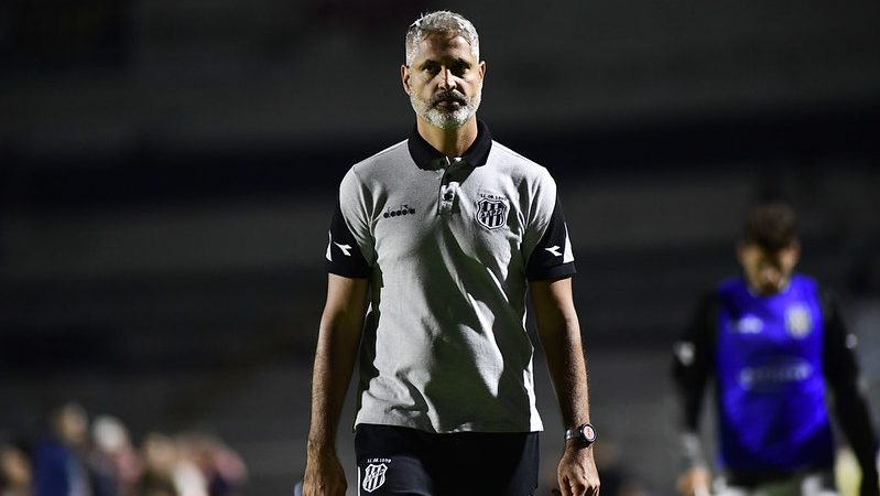 Ponte Preta: Rodrigo Santana entrega o cargo após quarta derrota seguida na Série B