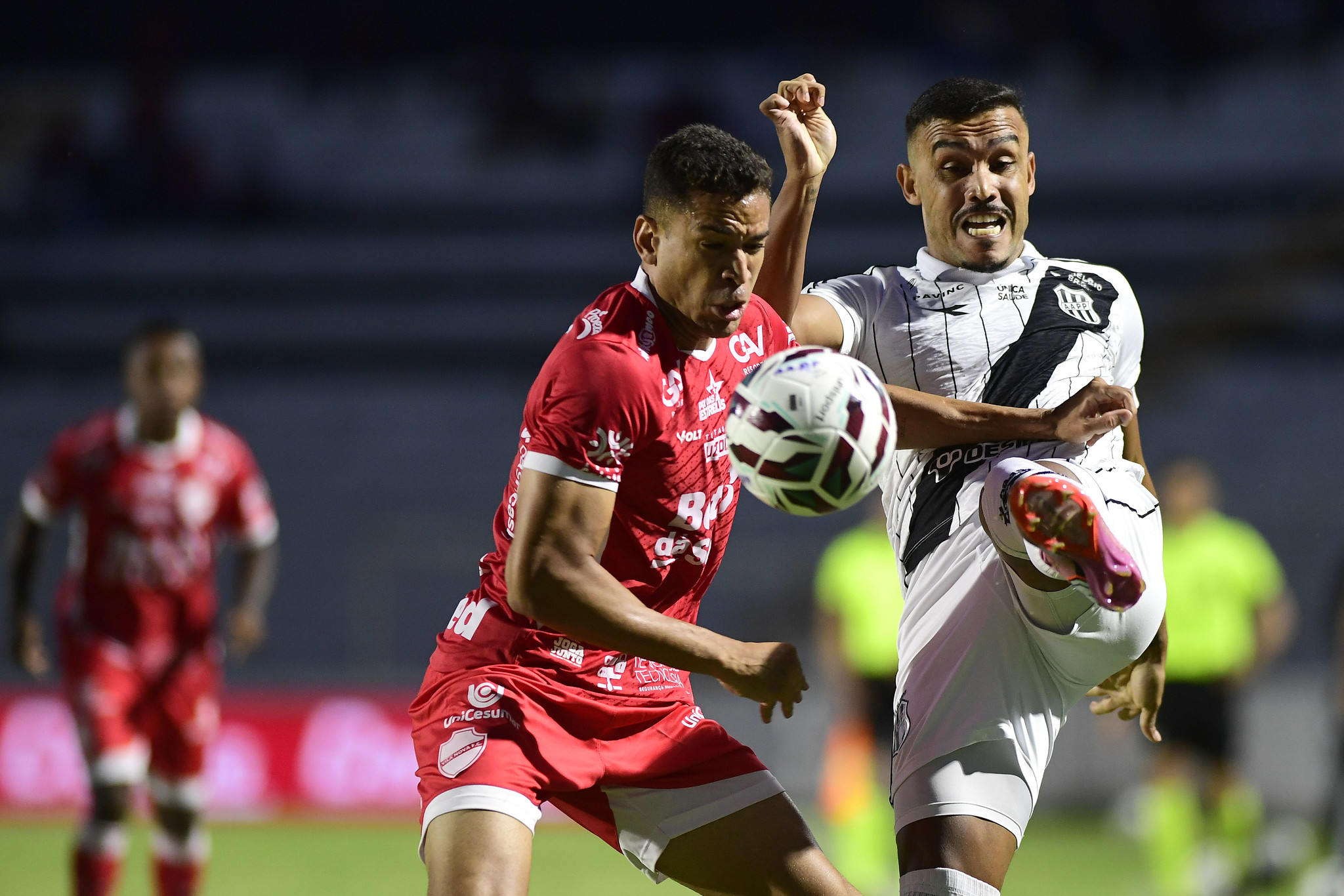 Ponte Preta 0x1 Vila Nova: com polêmicas da arbitragem, Macaca sofre nova derrota