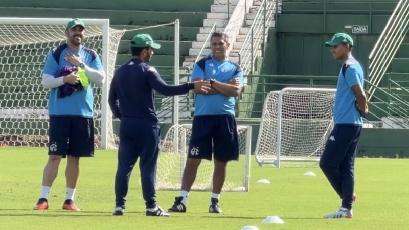 Guarani: Elio testa time com quatro mudanças para enfrentar o Santa Cruz