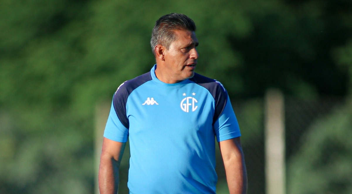 Guarani: Elio ganha reforços, aguarda Jonathan Costa e perde Raphael Rodrigues por suspensão