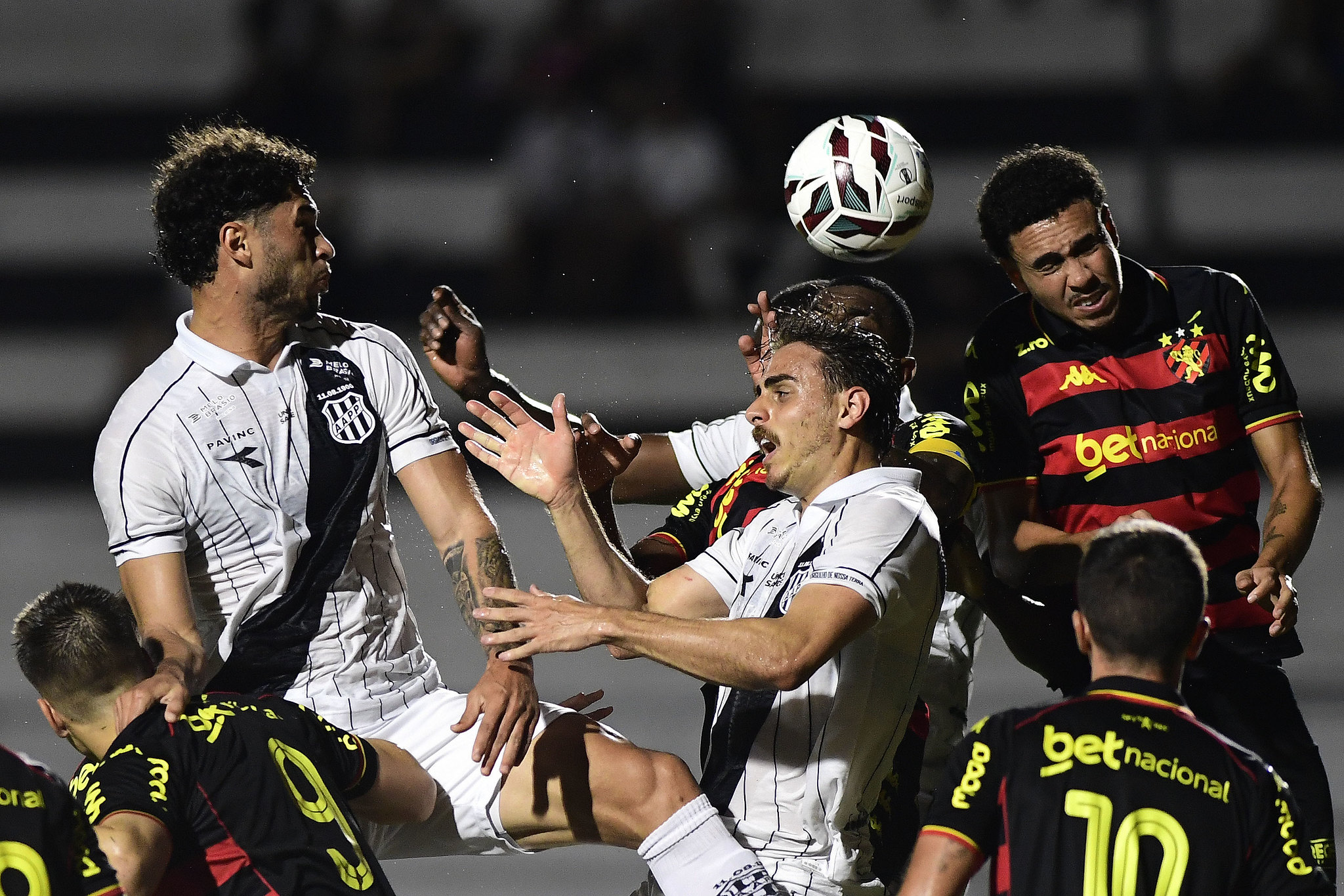 Ponte Preta 1×3 Sport: derrota de virada empurra Macaca para a zona de rebaixamento