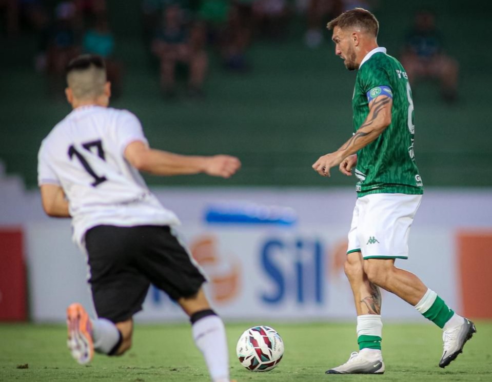 Guarani 1×0 Santa Cruz: Willian Farias marca no último minuto e leva Bugre ao G-8