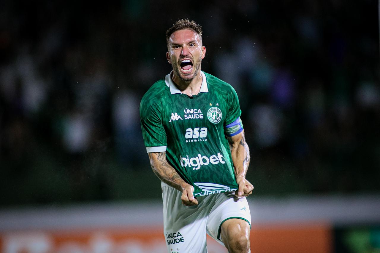 Guarani: “Apesar da vitória, o time do Elio é muito previsível”, analisa Gleguer