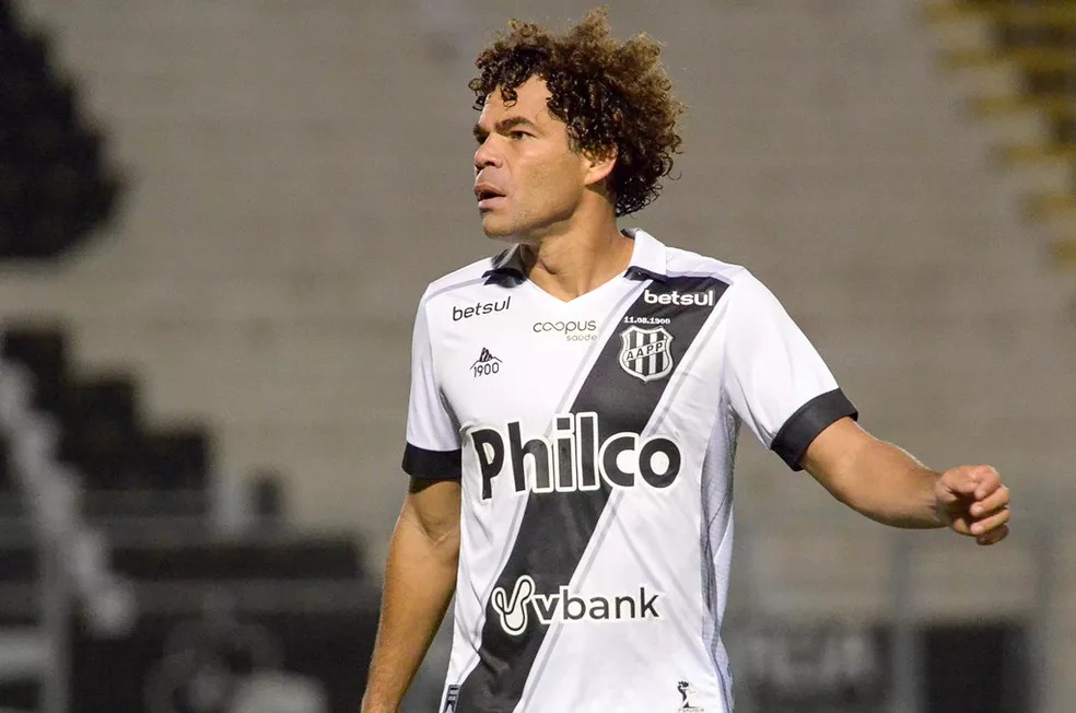 Lembra dele? Ex-camisa 10 da Ponte Preta anuncia aposentadoria