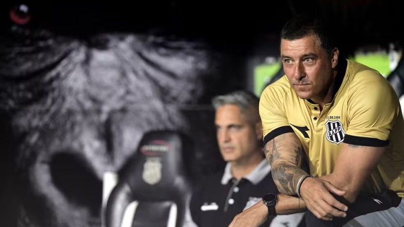 Ponte Preta: queda física no segundo tempo vira dor de cabeça e liga alerta na comissão técnica